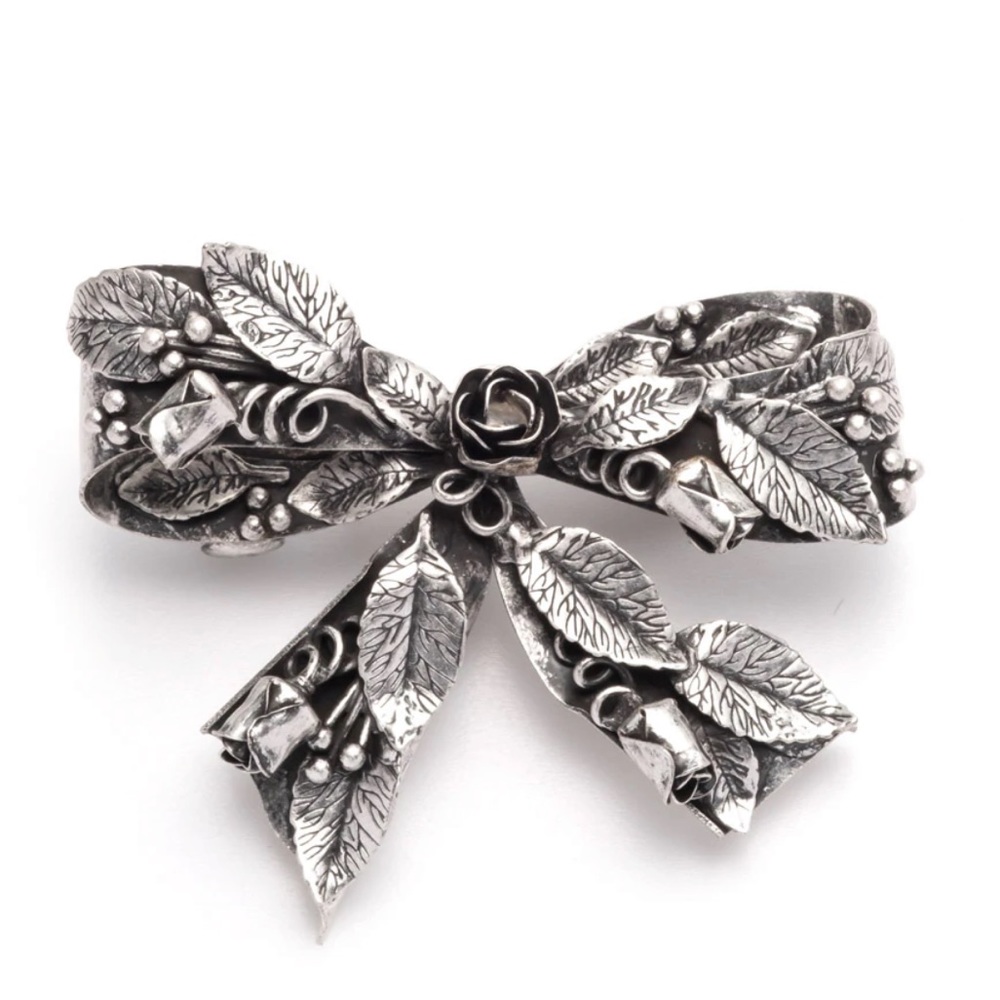 Fitz hair clip